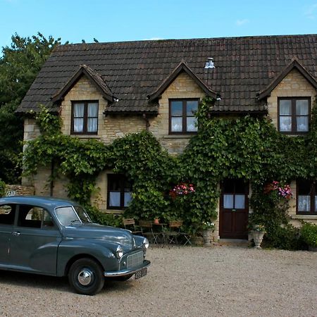 Fosse Farmhouse Holiday Cottages Chippenham  Luaran gambar