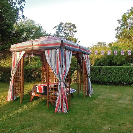 Fosse Farmhouse Holiday Cottages Chippenham  Luaran gambar