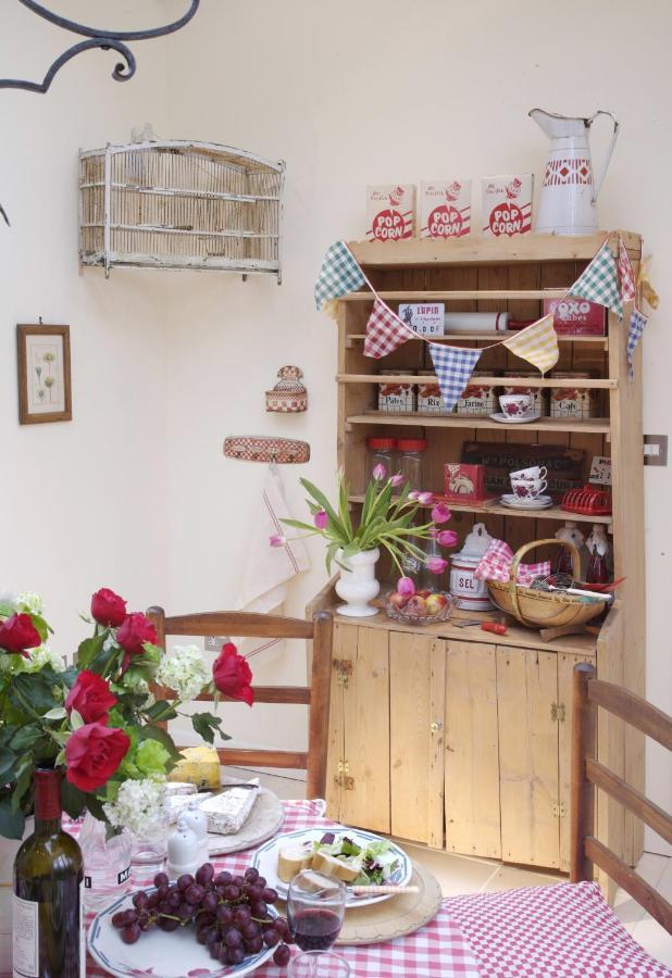 Fosse Farmhouse Holiday Cottages Chippenham  Luaran gambar
