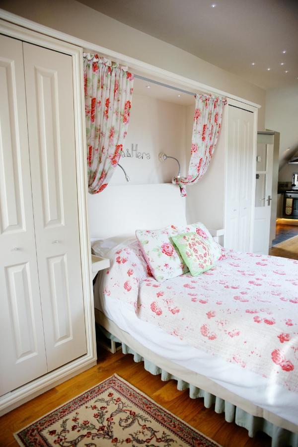 Fosse Farmhouse Holiday Cottages Chippenham  Luaran gambar
