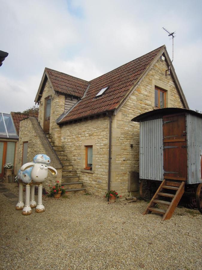 Fosse Farmhouse Holiday Cottages Chippenham  Luaran gambar