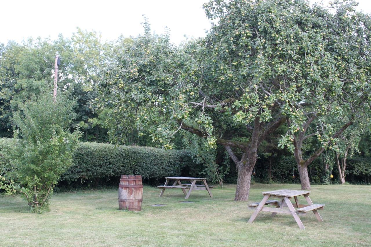 Fosse Farmhouse Holiday Cottages Chippenham  Luaran gambar