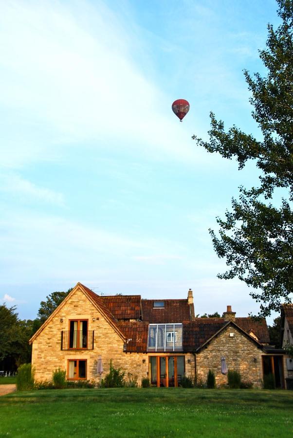 Fosse Farmhouse Holiday Cottages Chippenham  Luaran gambar