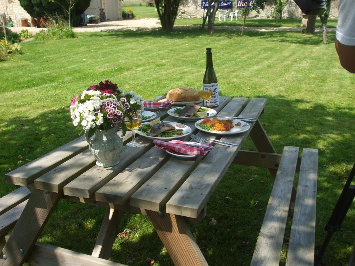 Fosse Farmhouse Holiday Cottages Chippenham  Luaran gambar